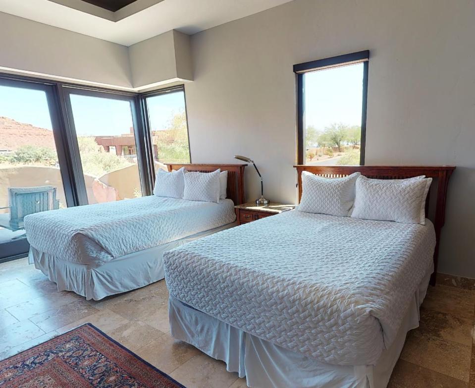 Red Rock Villa เซนต์ จอร์จ ภายนอก รูปภาพ